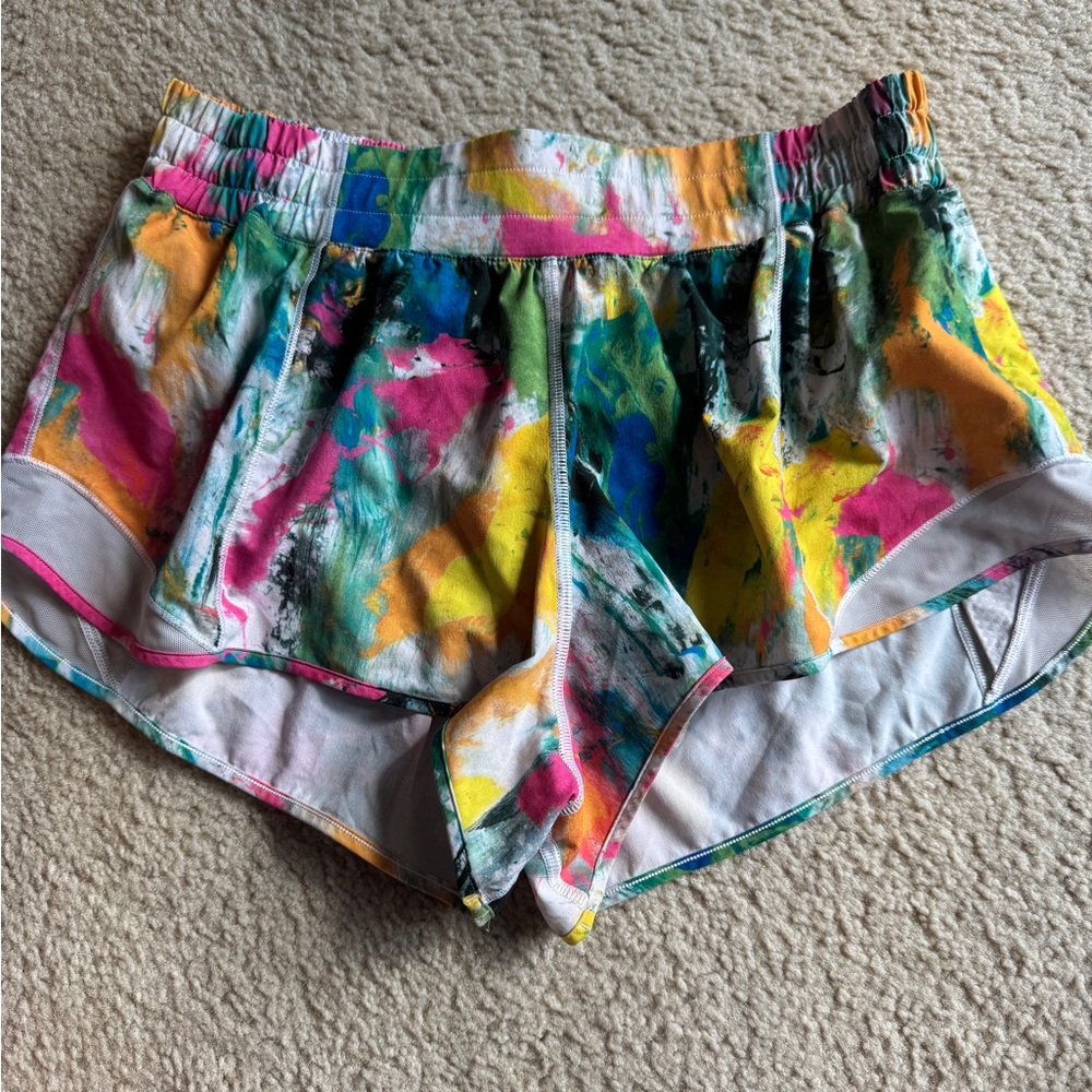 Lululemon Multicolor Hotty Hot Low-Rise Short 2.5”